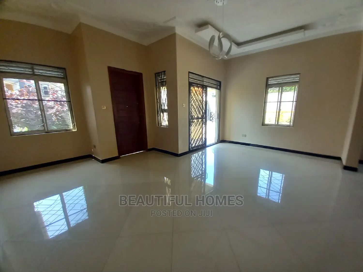 Furnished 4bdrm Bungalow in Kira Mamemerito for Sale in Kira