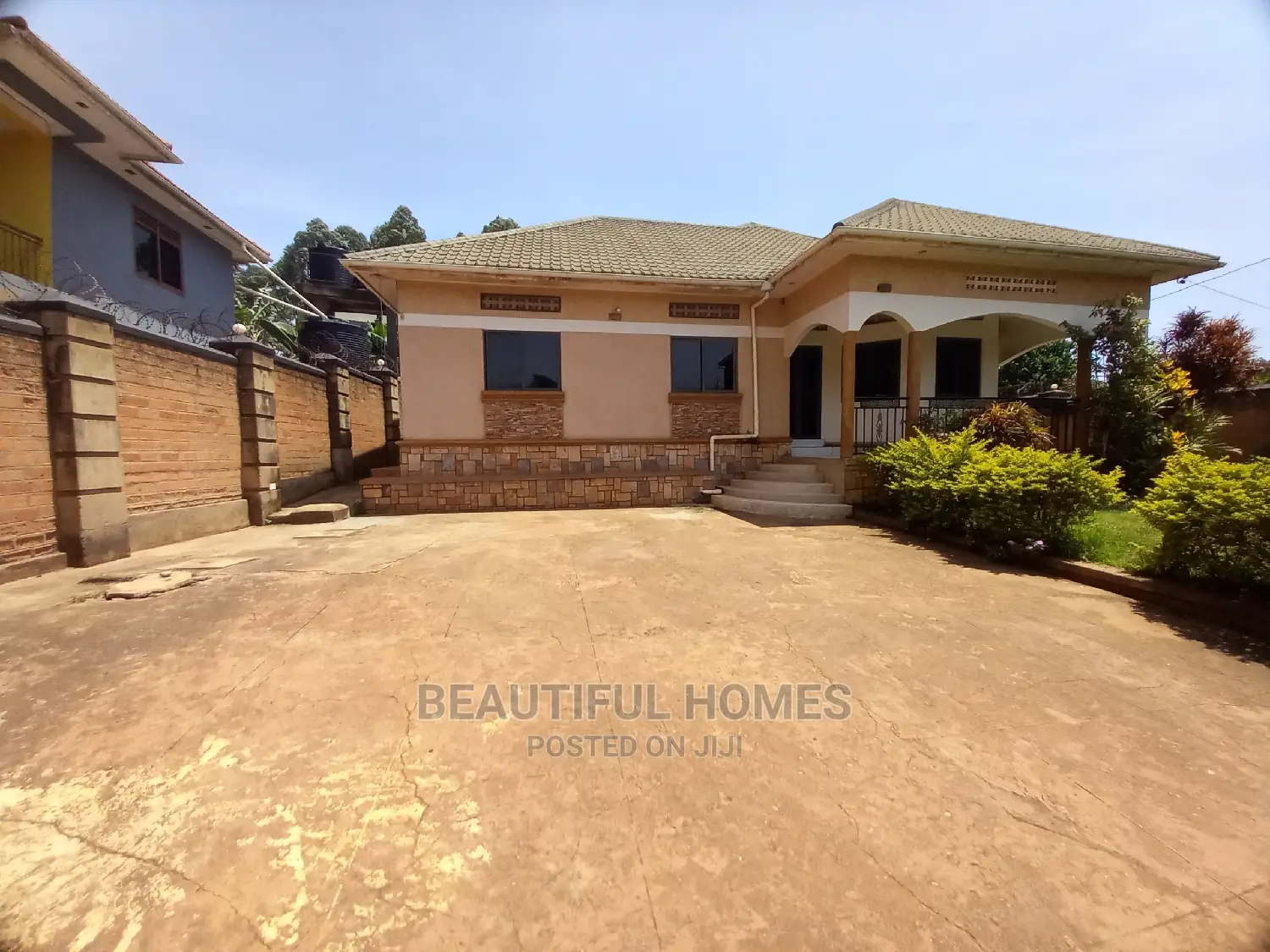 Furnished 4bdrm House in Kira 1,Posh for Sale in Kira