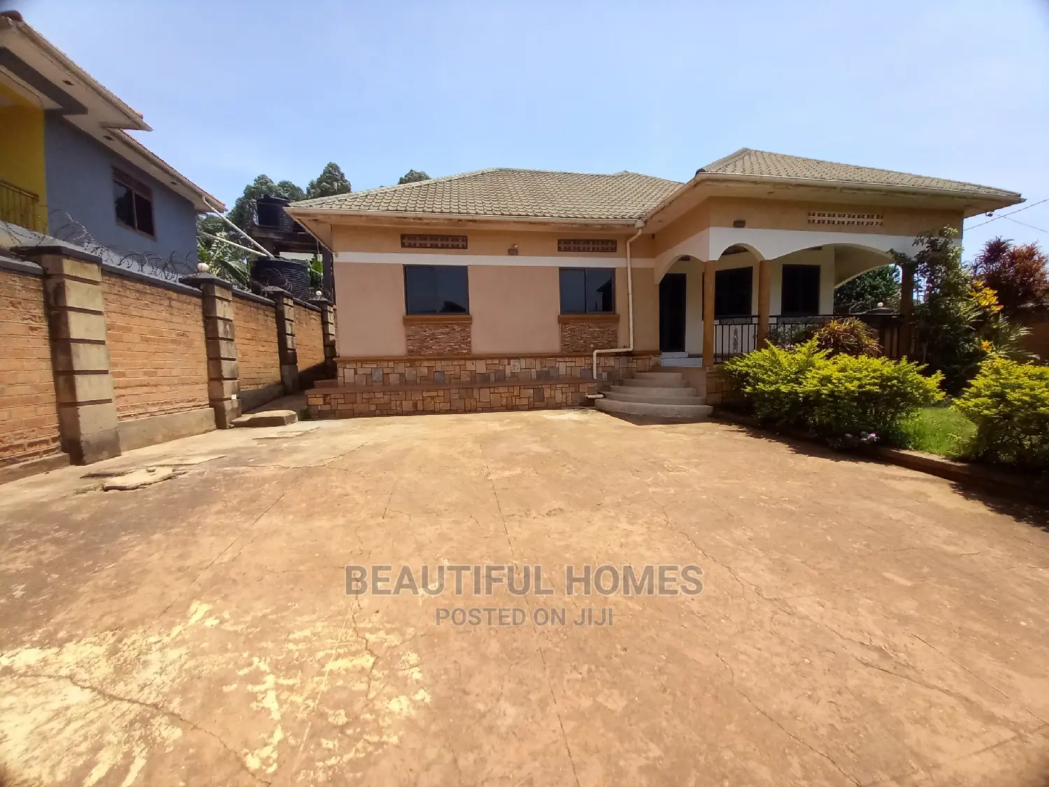 Furnished 4bdrm House in Kira 1,Posh for Sale in Kira
