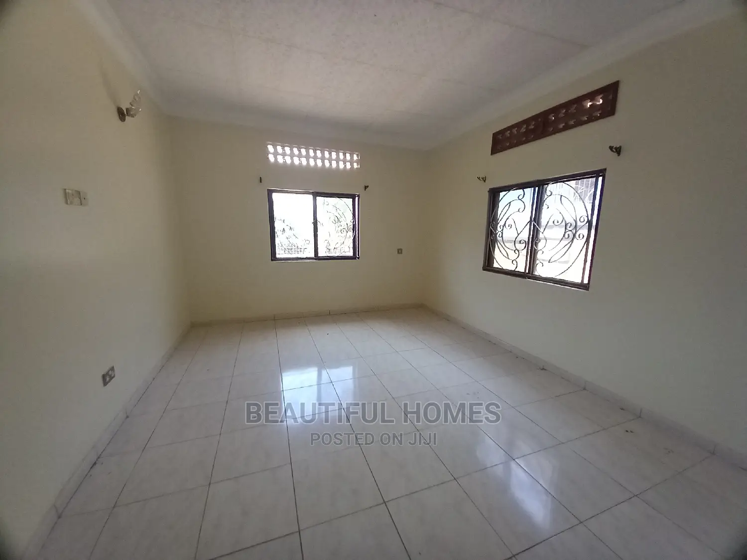 Furnished 4bdrm House in Kira 1,Posh for Sale in Kira
