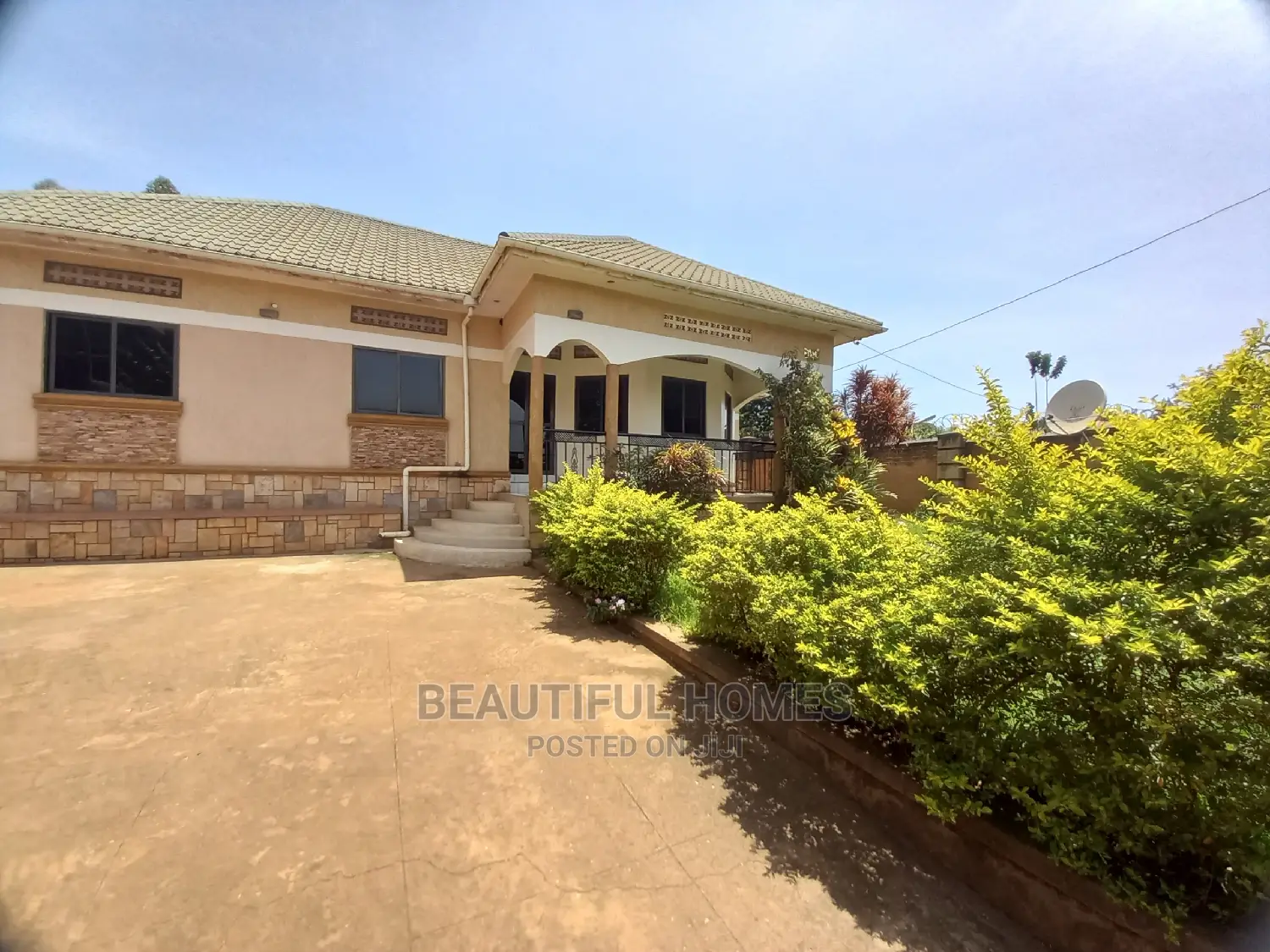 Furnished 4bdrm Bungalow in Kira Corporates for Sale in Kira