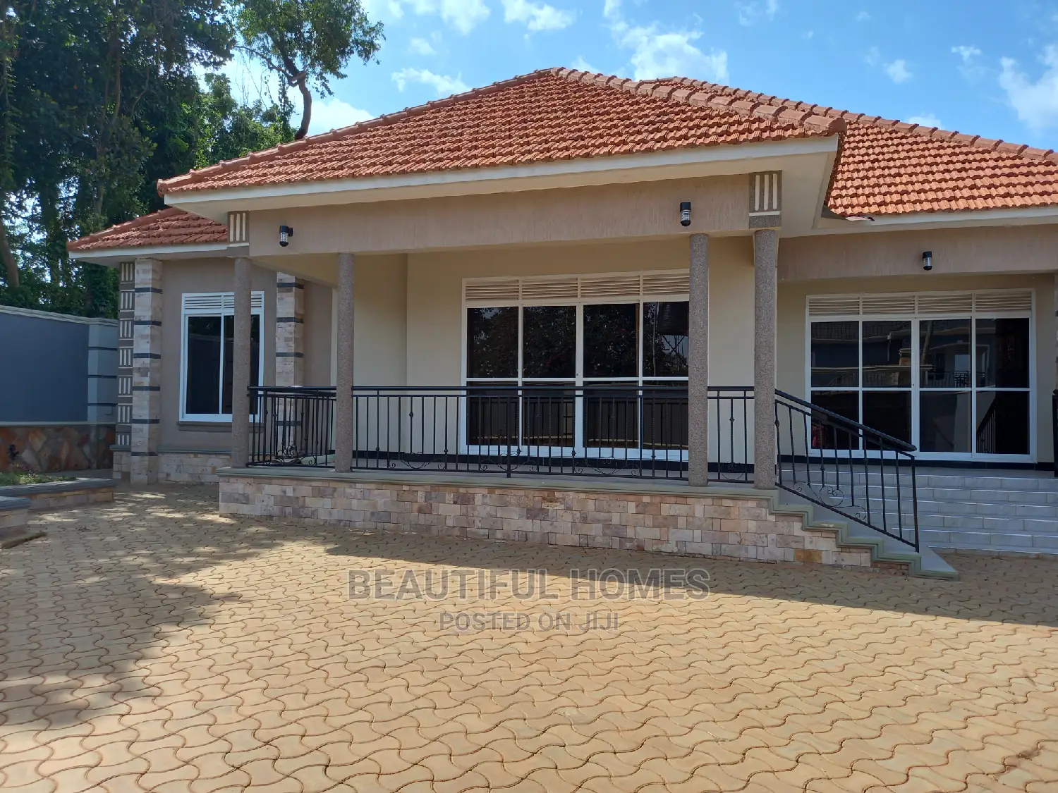 Furnished 4bdrm Bungalow in Kira for Sale in Kira