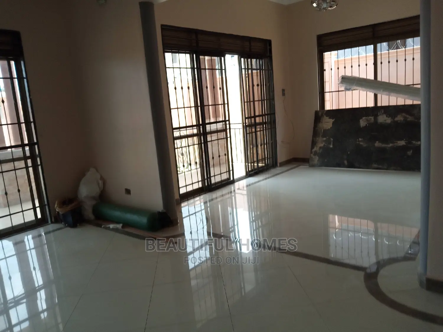 Furnished 4bdrm Bungalow in Kira for Sale in Kira