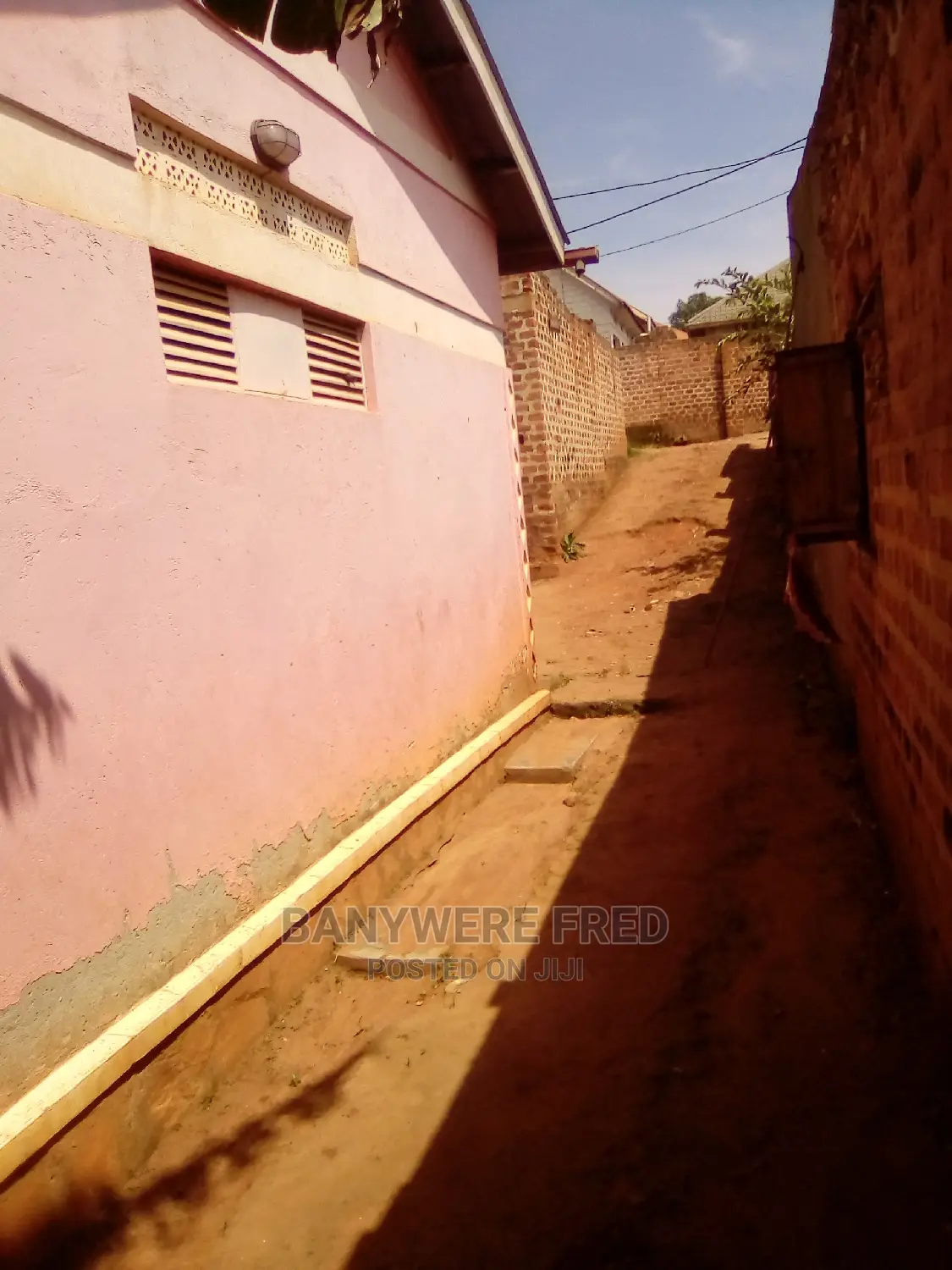 Furnished 3bdrm Bungalow in Zubaili Estate, Kira for Sale in Kira