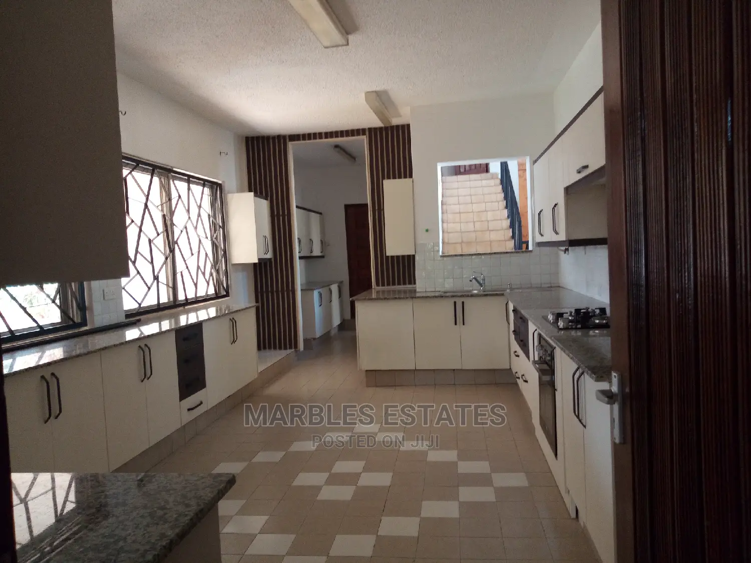 4bdrm Apartment in Central Division for Rent in Central Division