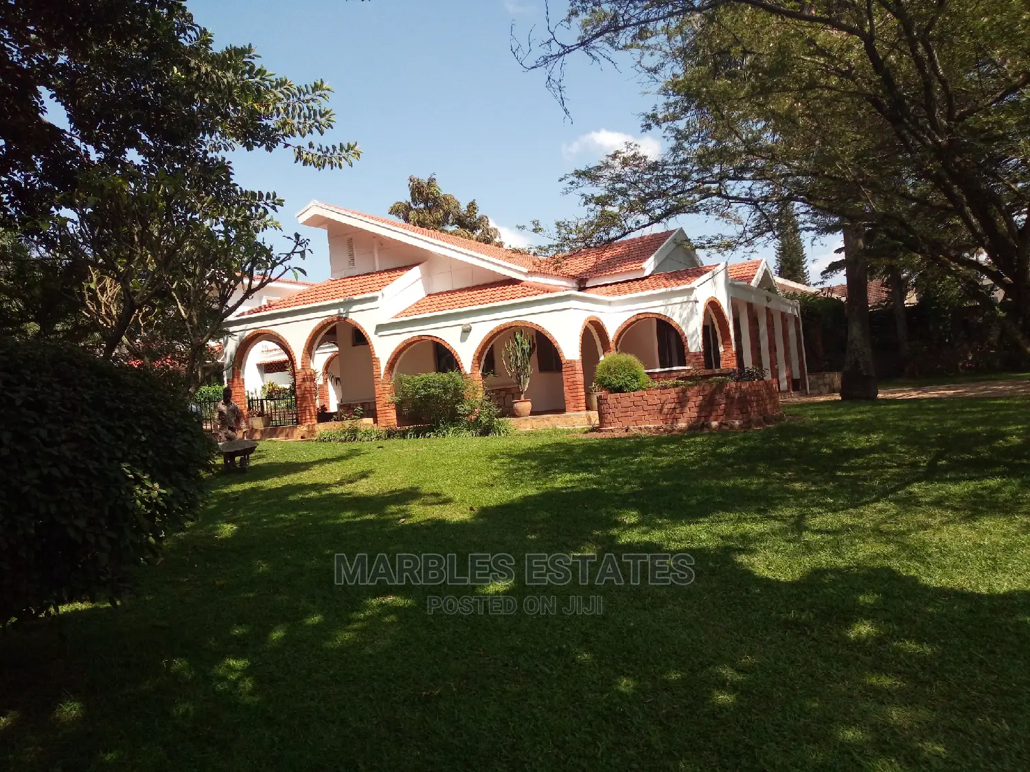 4bdrm Apartment in Central Division for Rent in Central Division
