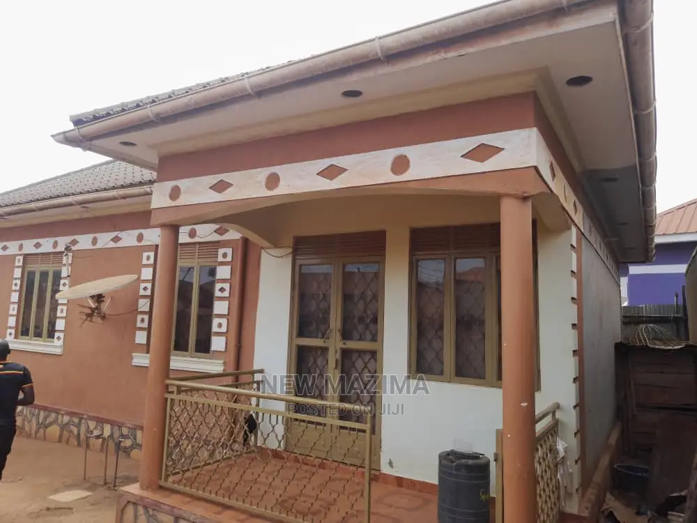 3bdrm House in Salaama Munyonyo Rd, Makindye for sale in Makindye