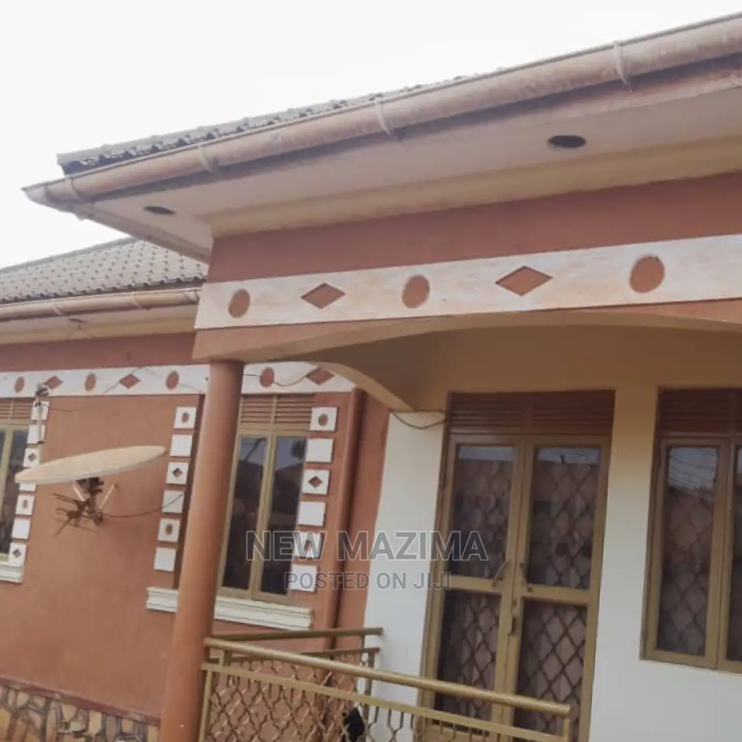 3bdrm House in Salaama Munyonyo Rd, Makindye for sale in Makindye