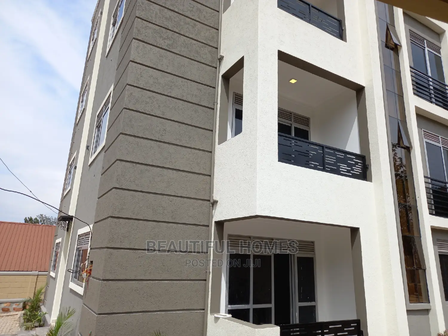 Furnished 2bdrm Apartment in Kisaasi, Central Division for Sale in Central Division