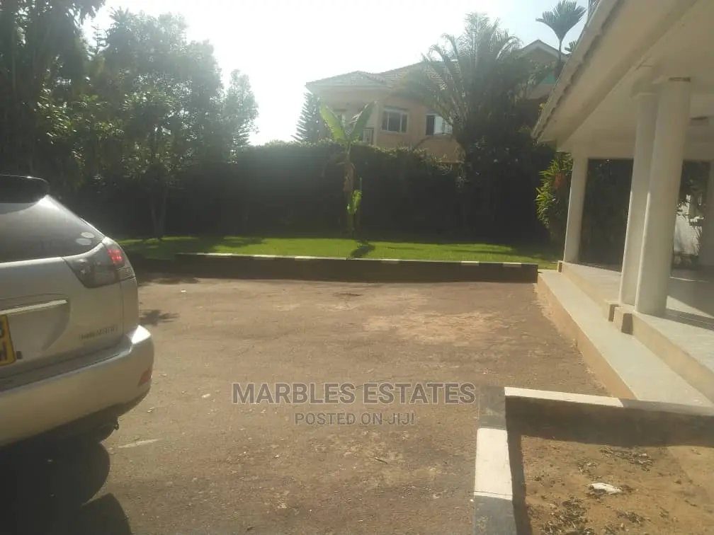 3bdrm Apartment in Bugolobi, Central Division for Rent in Central Division