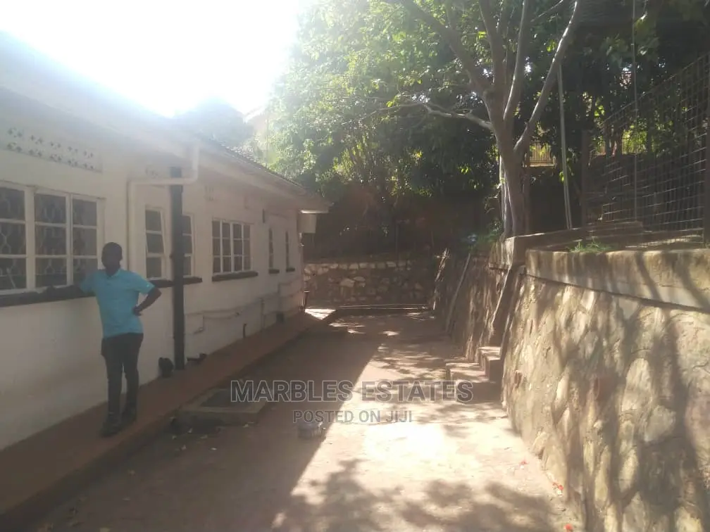 3bdrm Apartment in Bugolobi, Central Division for Rent in Central Division