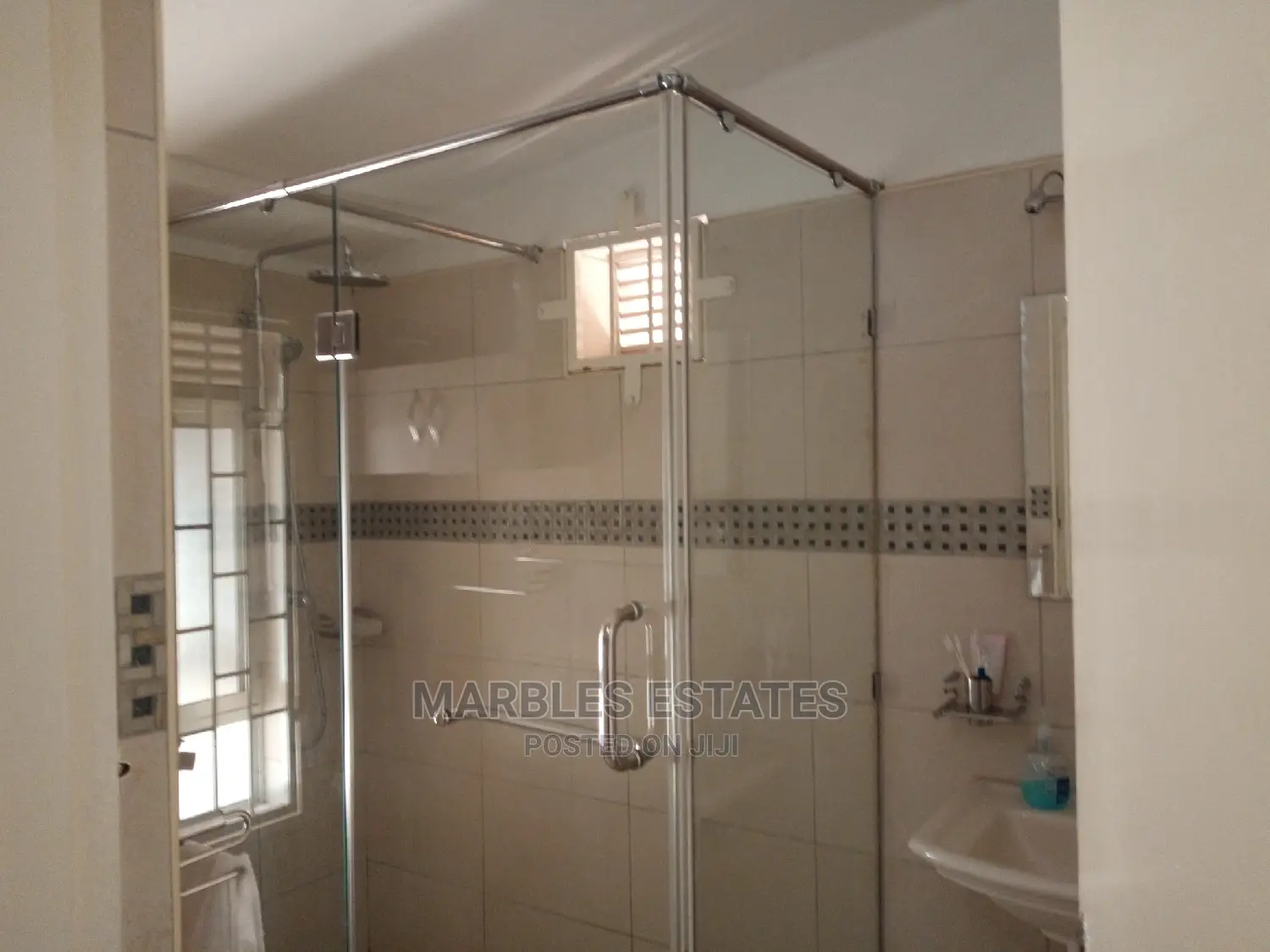 3bdrm Bungalow in Kololo, Central Division for Rent in Central Division