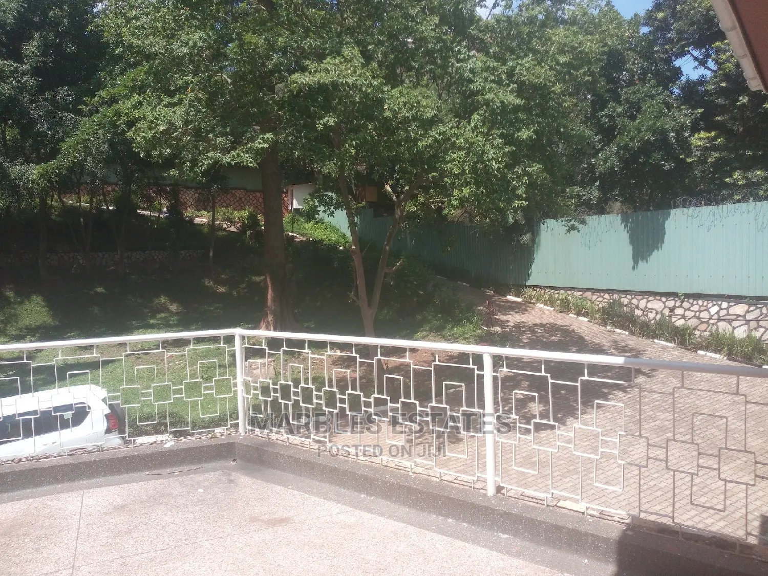 4bdrm Bungalow in Kololo, Central Division for Rent in Central Division