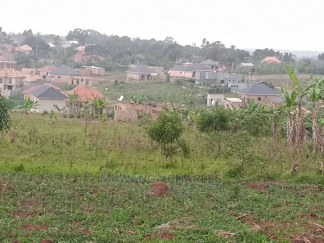 100by100ft for Sale in Kira Kitikifumba in Central Division