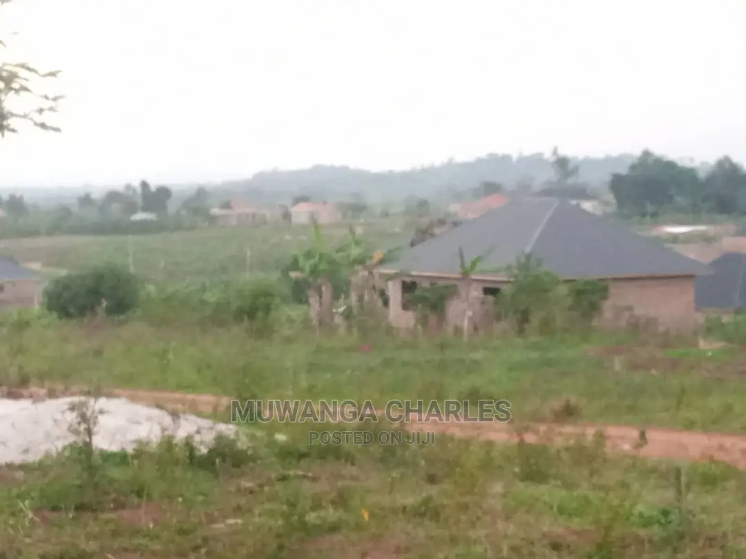 100by100ft for Sale in Kira Kitikifumba in Central Division