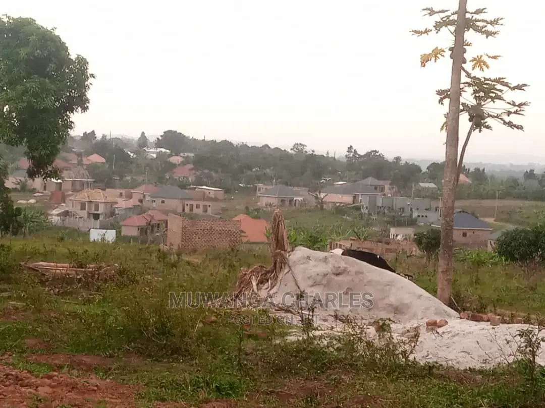 100by100ft for Sale in Kira Kitikifumba in Central Division