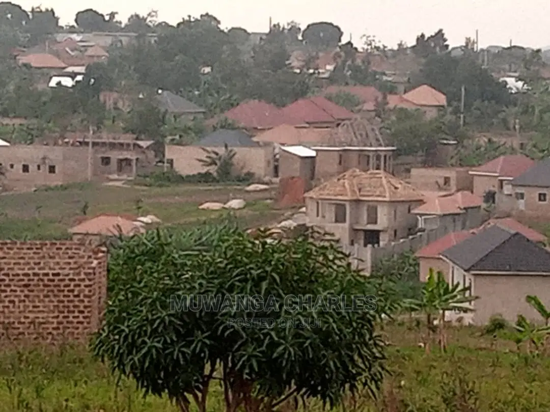 100by100ft for Sale in Kira Kitikifumba in Central Division