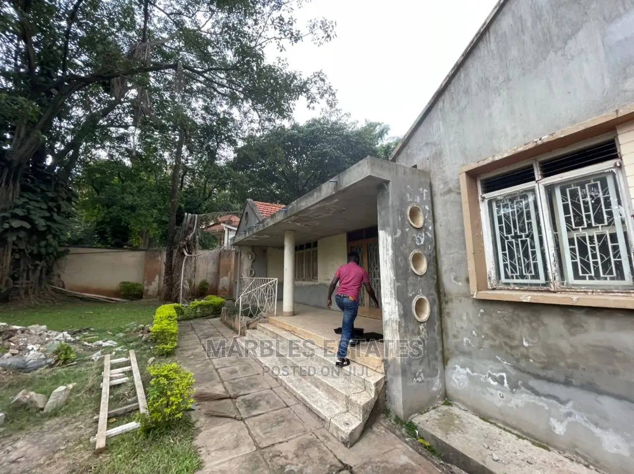 4bdrm Bungalow in Kololo, Central Division for Sale in Central Division
