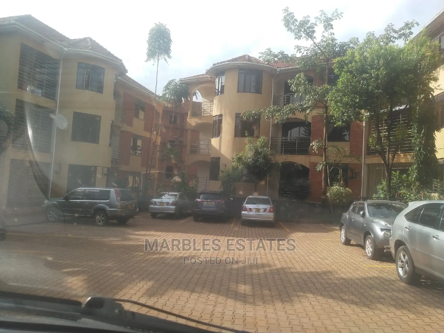3bdrm Apartment in Muyenga, Central Division for Rent in Central Division