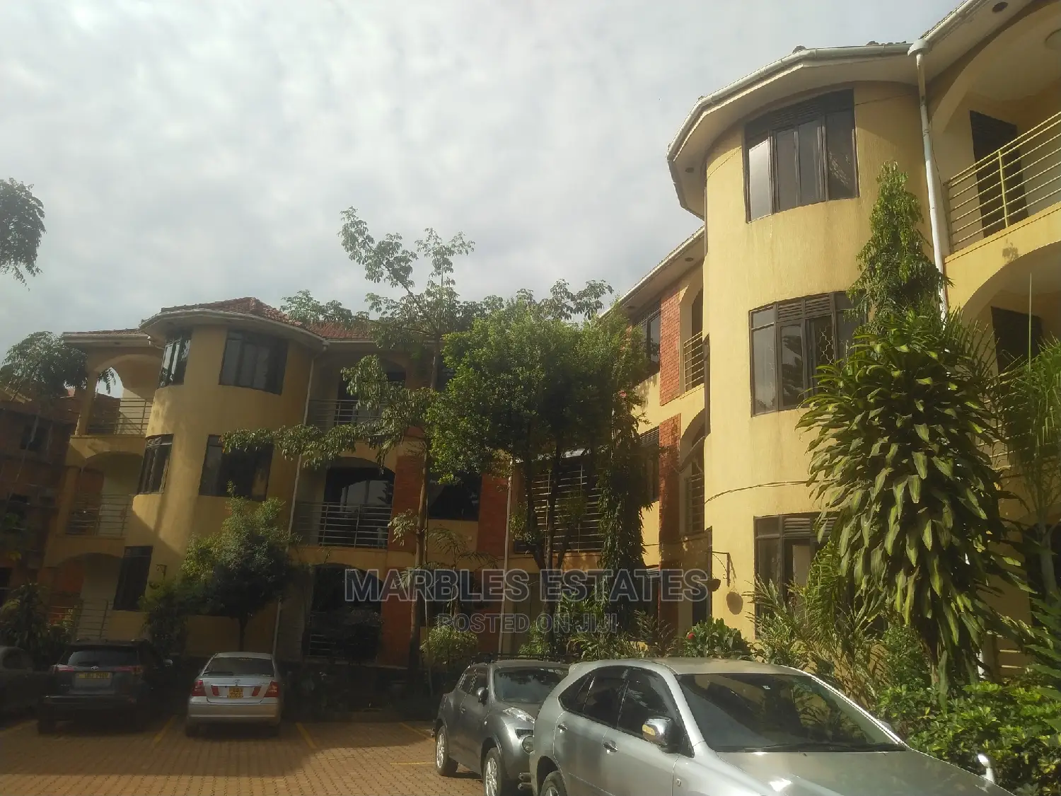 3bdrm Apartment in Muyenga, Central Division for Rent in Central Division