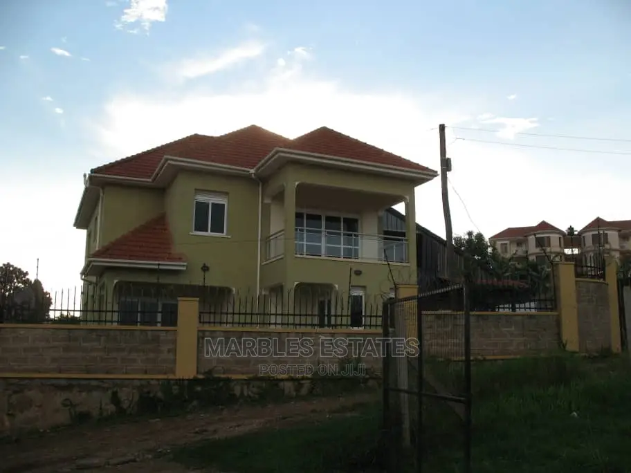 5bdrm House in Muyenga, Central Division for Sale in Central Division