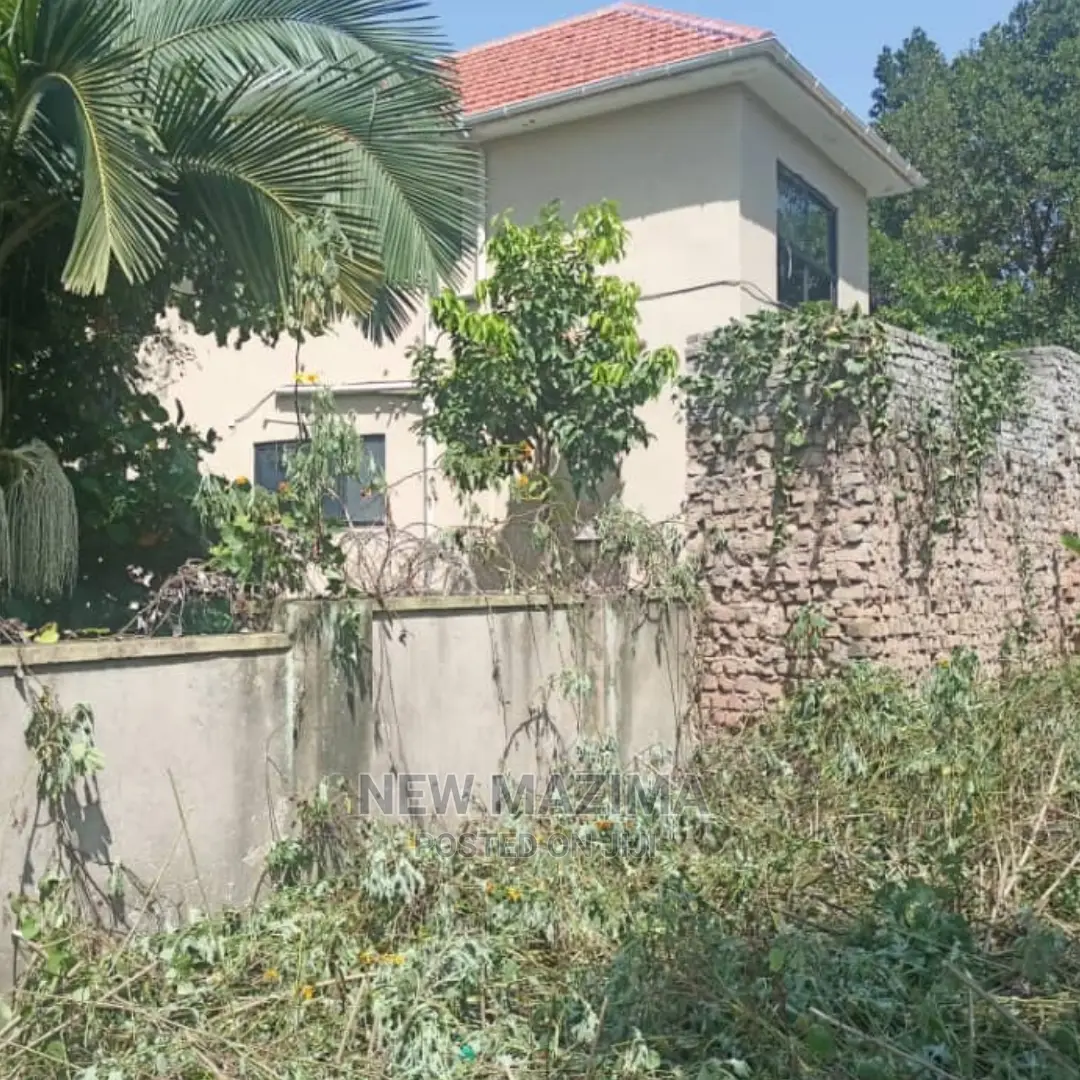 Very Prime 25 Decimals on Quicksale Heart of Muyenga Heights in Division A