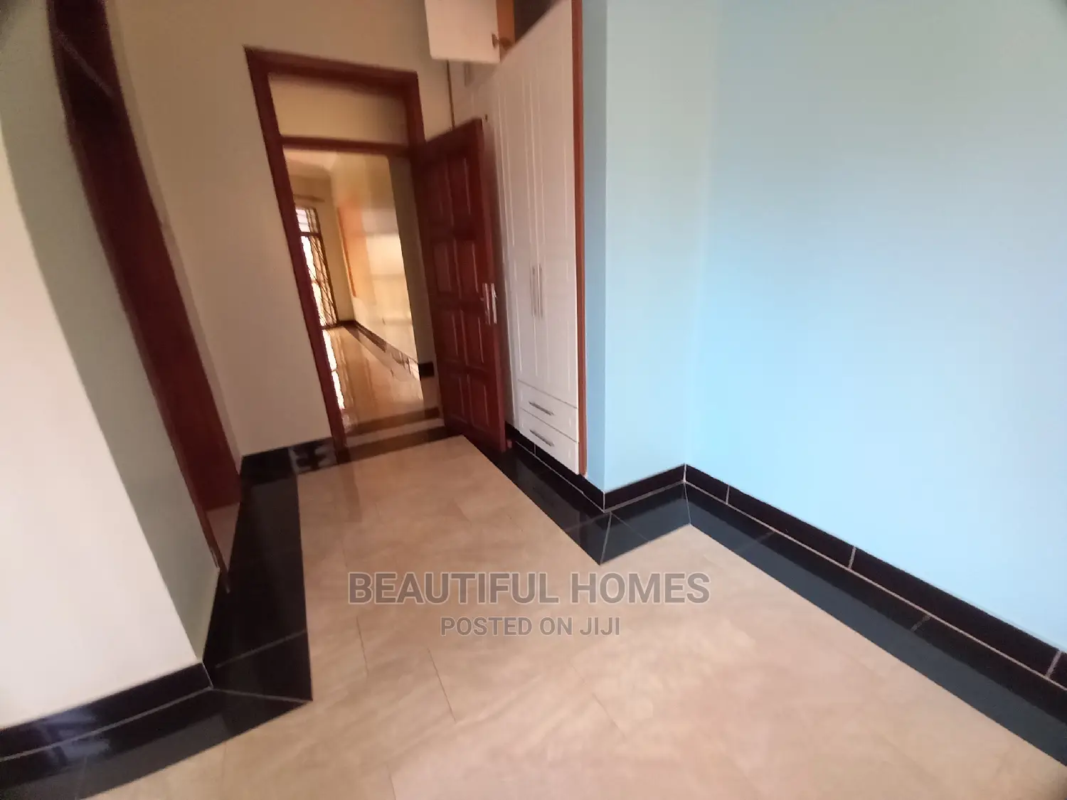 Furnished 6bdrm House in Kira Ministers for Sale in Kira