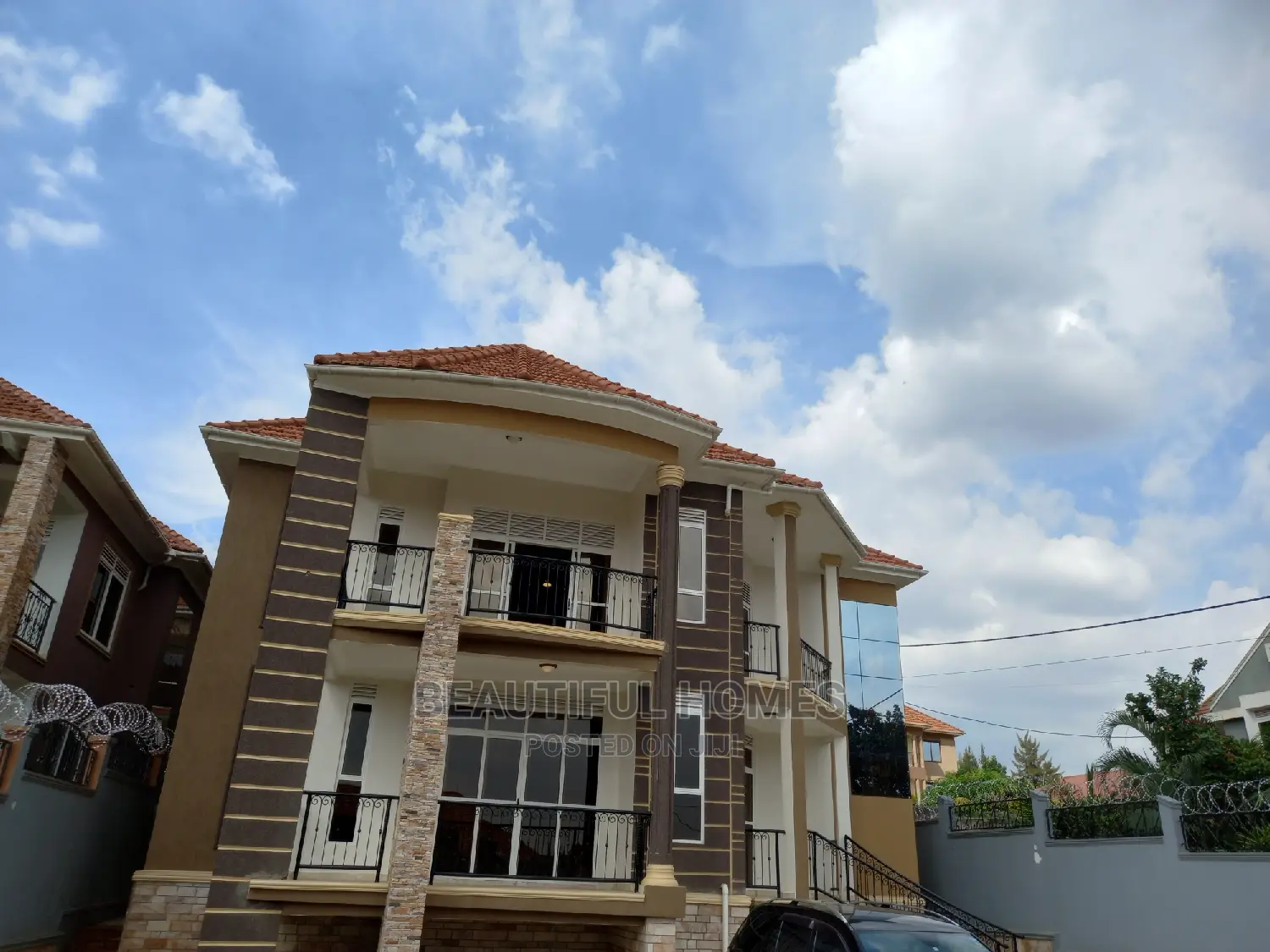 Furnished 6bdrm Duplex in Kira, Central Division for Sale in Central Division