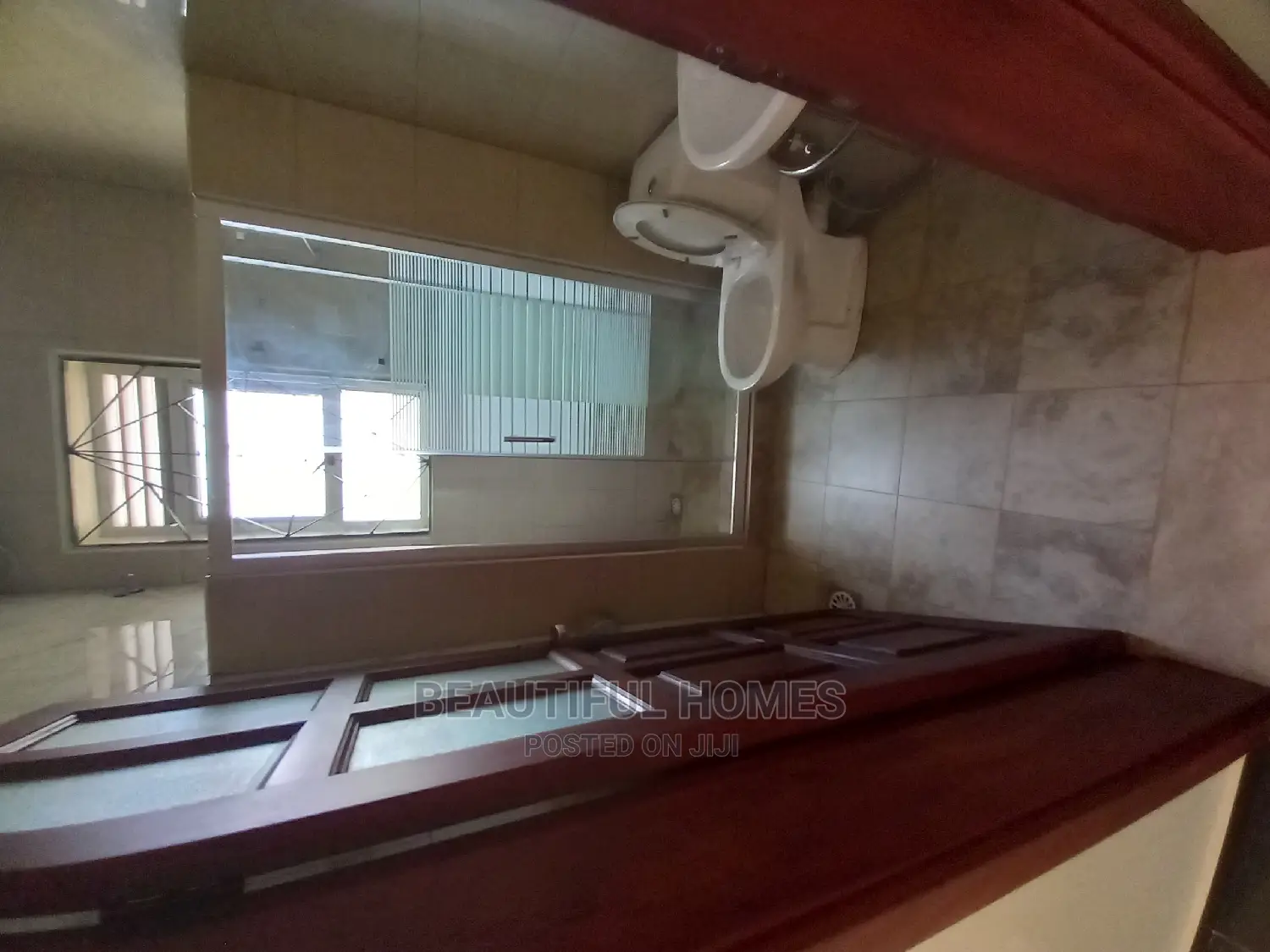Furnished 6bdrm Mansion in Kira Corporate, Central Division for Sale in Central Division
