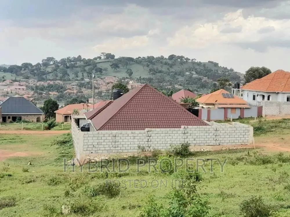 Plots for Sale at Nakabugo Hill View Estate~Mityana Road in Wakiso / Wakiso