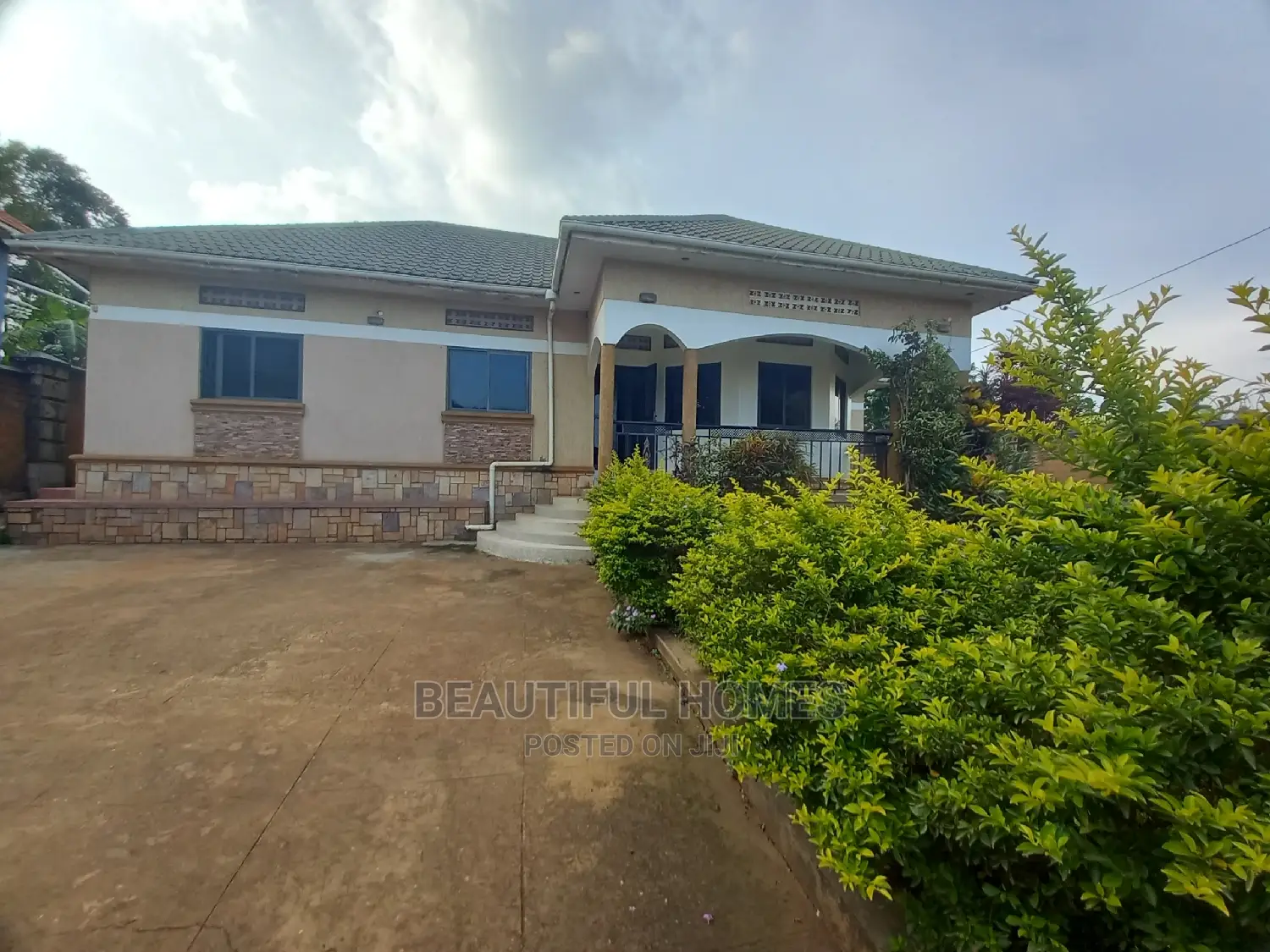 Furnished 4bdrm House in Kira Mulawa for Sale in Kira