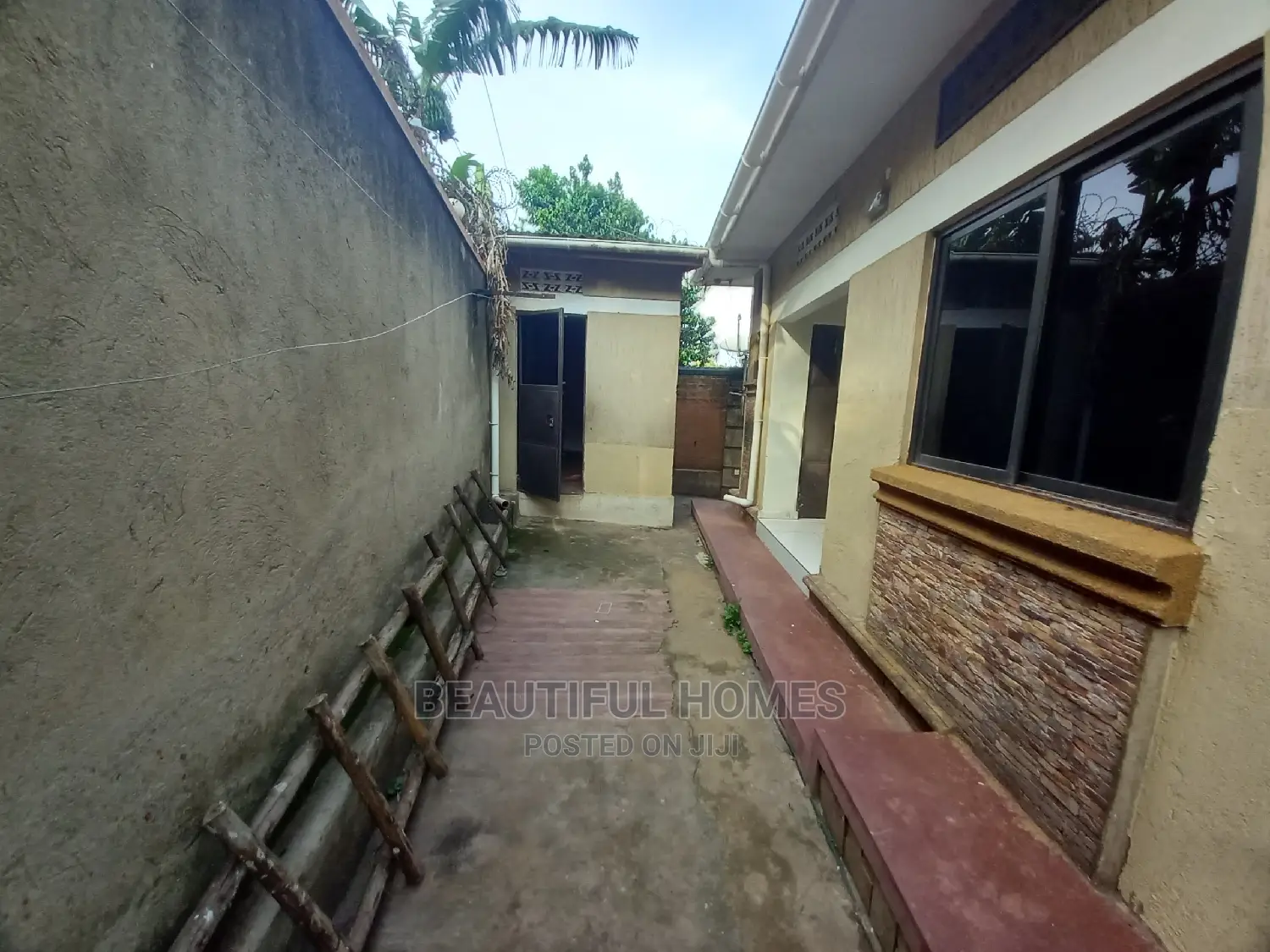 Furnished 4bdrm House in Kira Mulawa for Sale in Kira