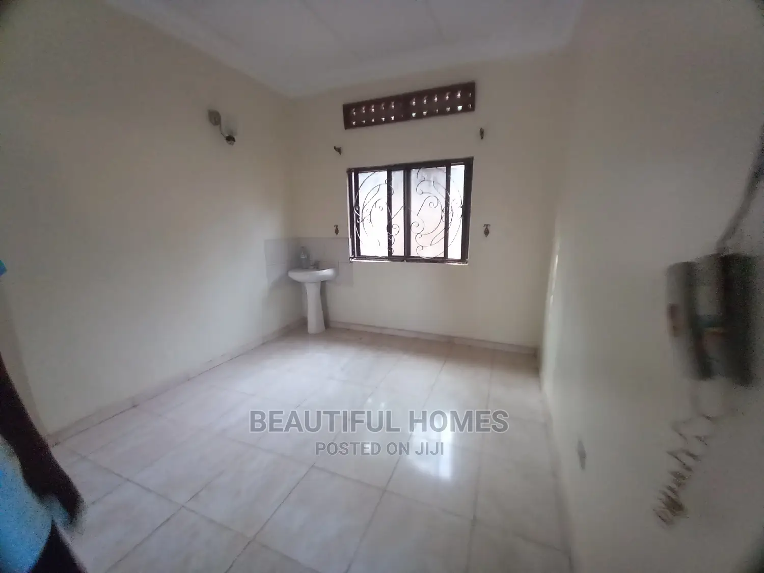 Furnished 4bdrm Bungalow in Kira Corporate for Sale in Kira