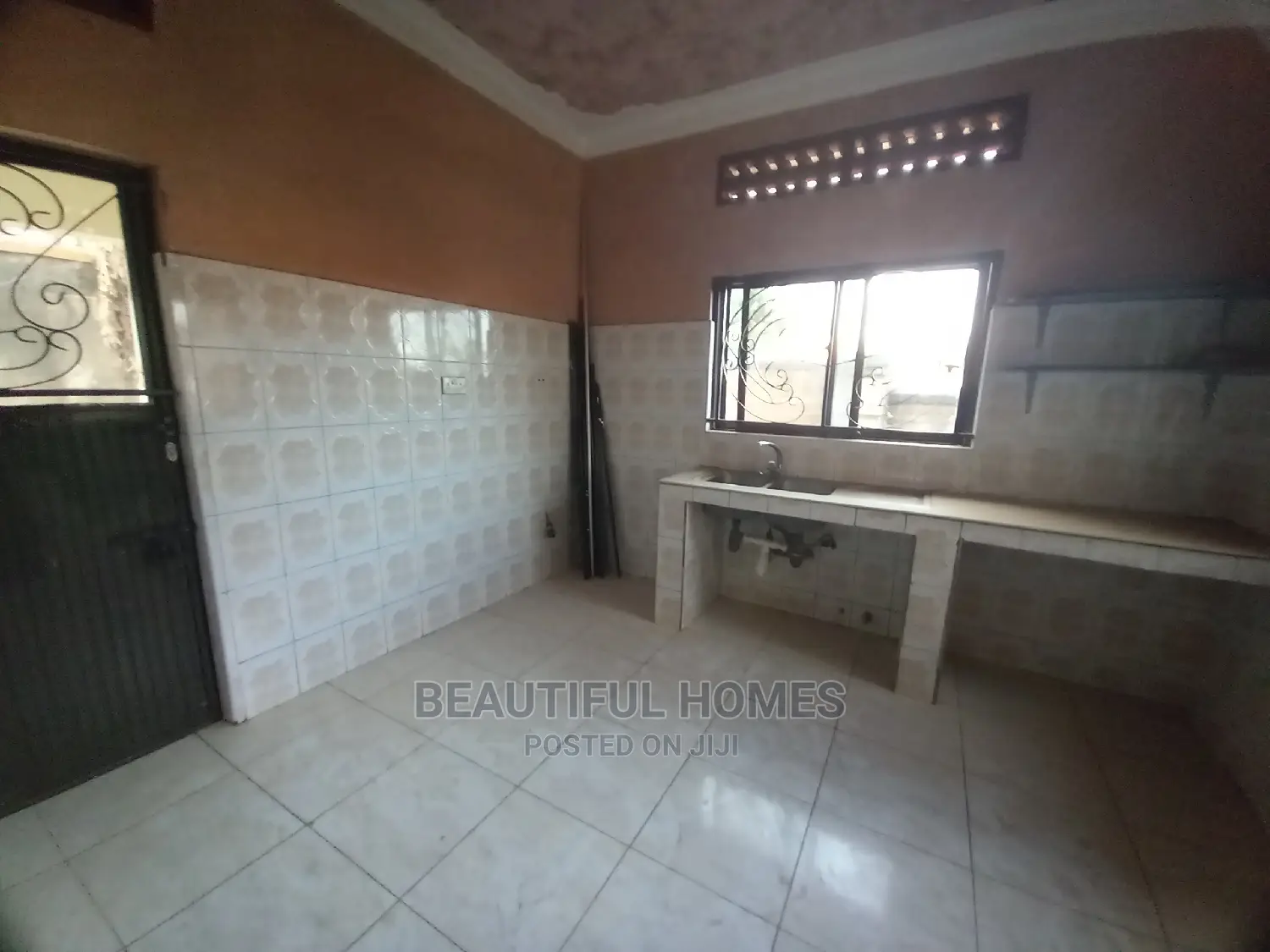 Furnished 4bdrm Bungalow in Kira Corporate for Sale in Kira