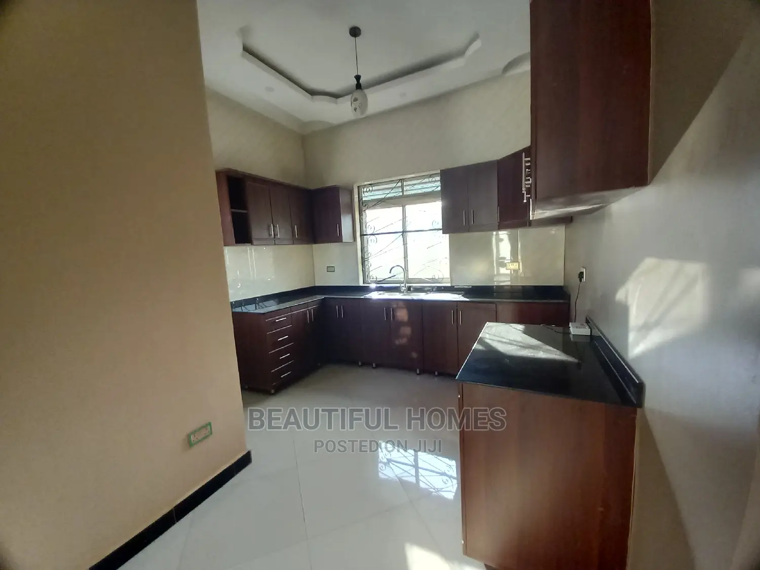 Furnished 4bdrm House in Kira Posh for Sale in Kira