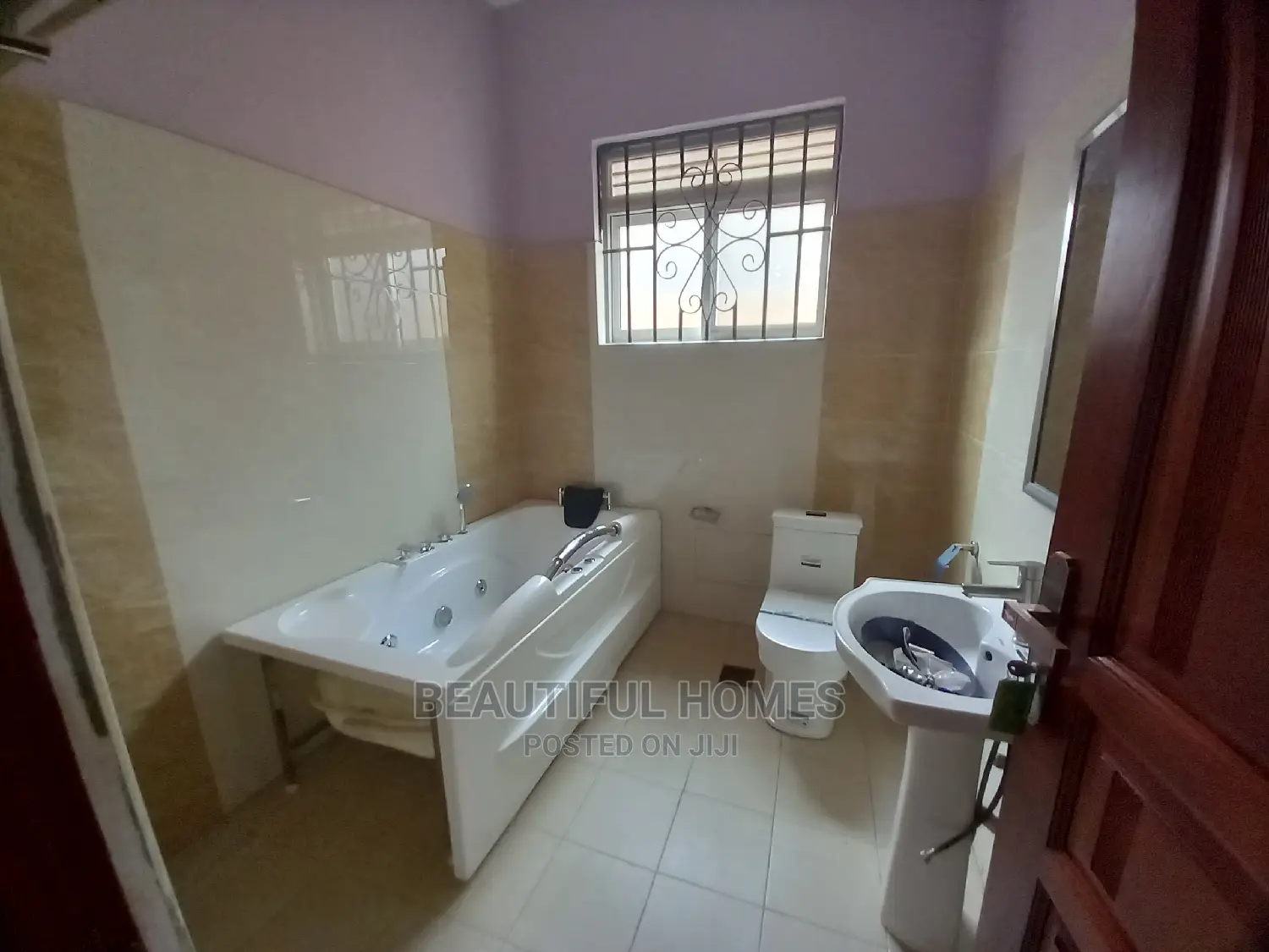 Furnished 4bdrm House in Kira Rich for Sale in Kira