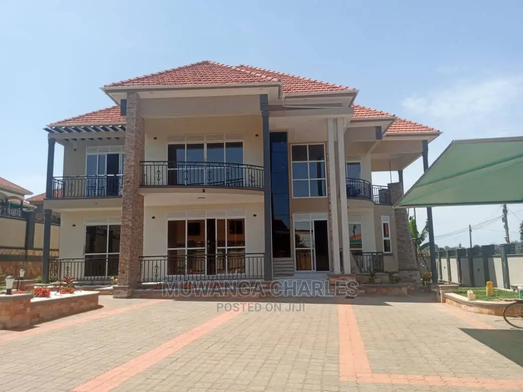 5bdrm Duplex in Fs Properties Ltd, Central Division for Sale in Central Division