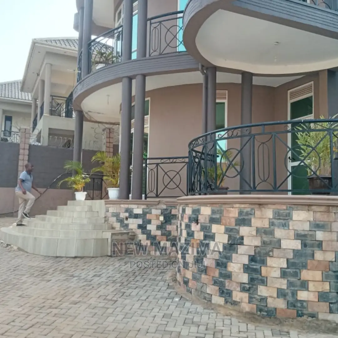 5bdrm Maisonette in Buziga Heights, Division a for Sale in Division A