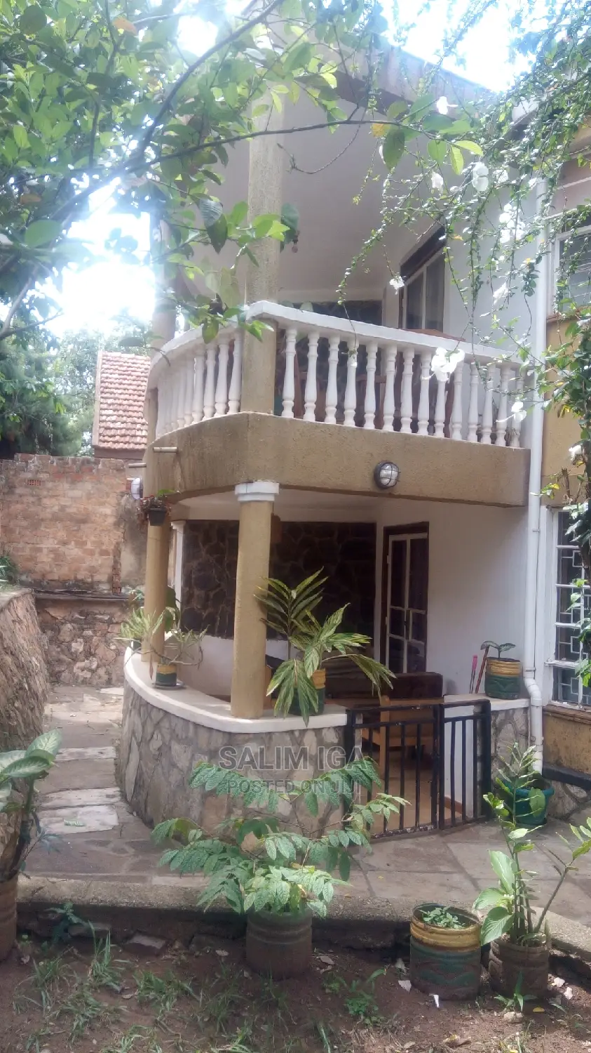 Furnished 3bdrm Townhouse/Terrace in Kololo Property, Central Division in Central Division