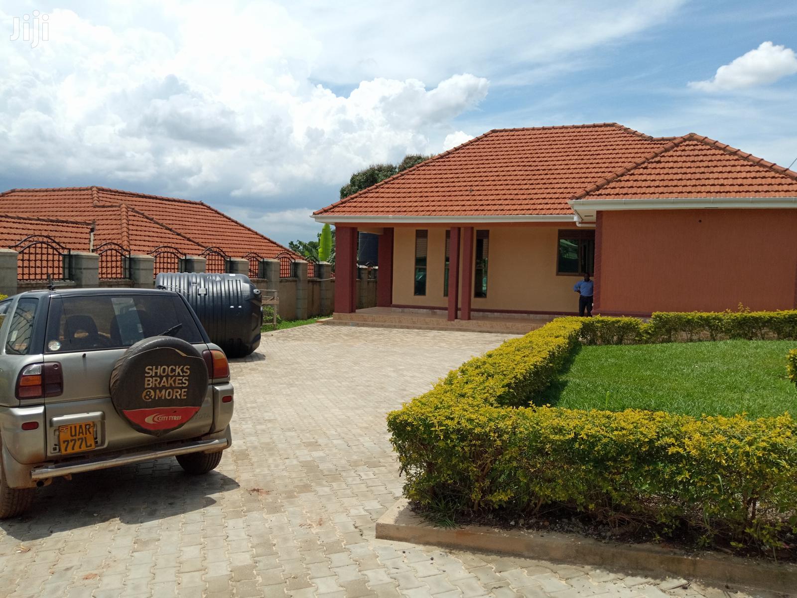 Kira Posh Mansion in a Big Compound for Sell in Kampala