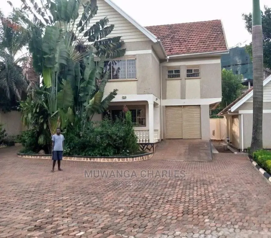 4bdrm Duplex in Fs Properties Ltd, Central Division for Rent in Central Division