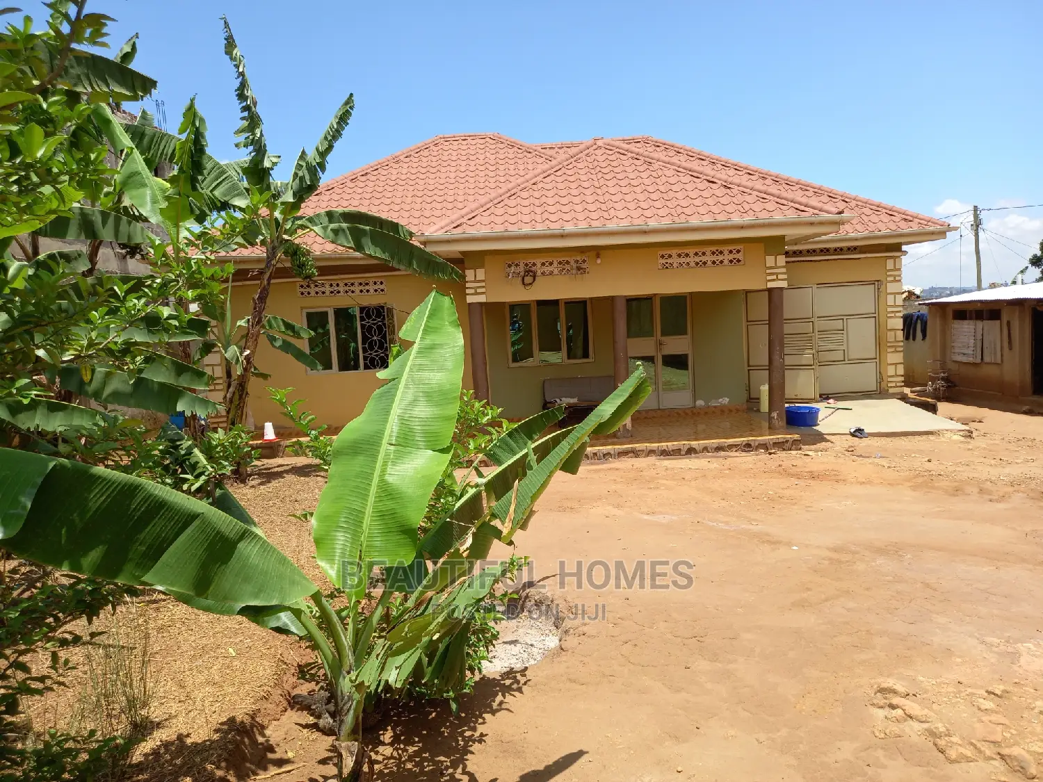 3bdrm Bungalow in Kirinya Tarmack, Kira for Sale in Kira