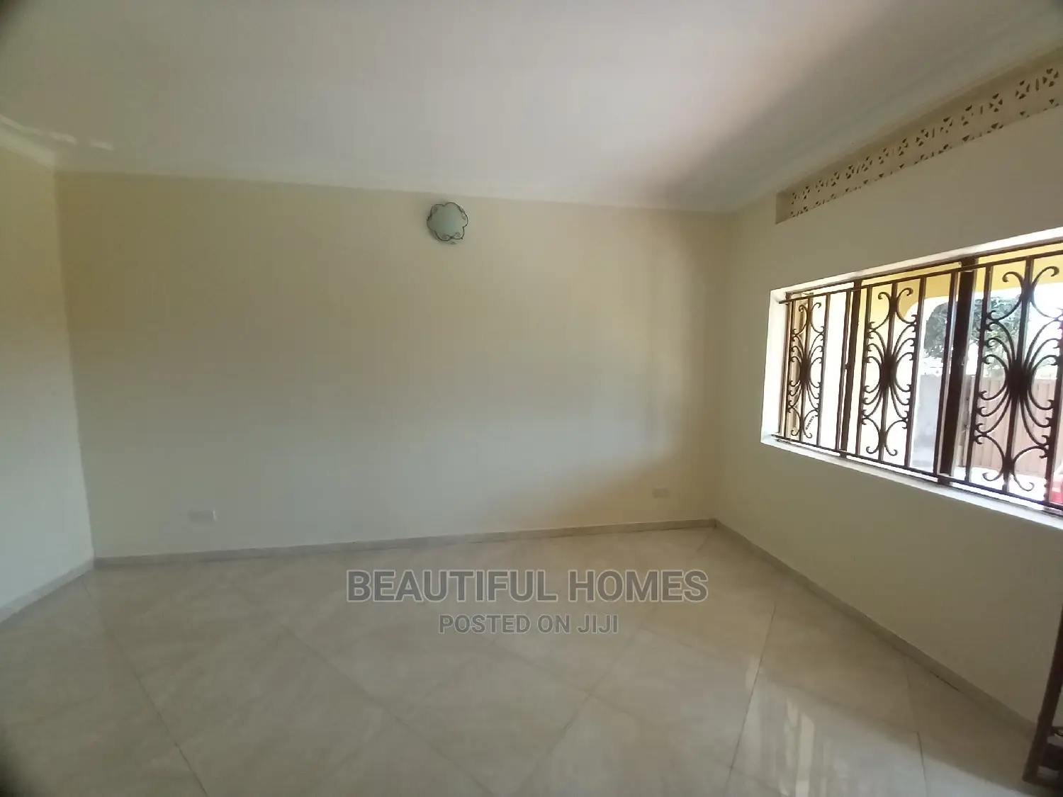 3bdrm Bungalow in Kirinya Tarmack, Kira for Sale in Kira