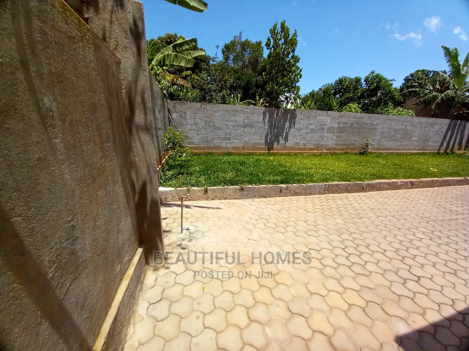 Furnished 4bdrm Bungalow in Kirinya Posh, Kira for Sale in Kira
