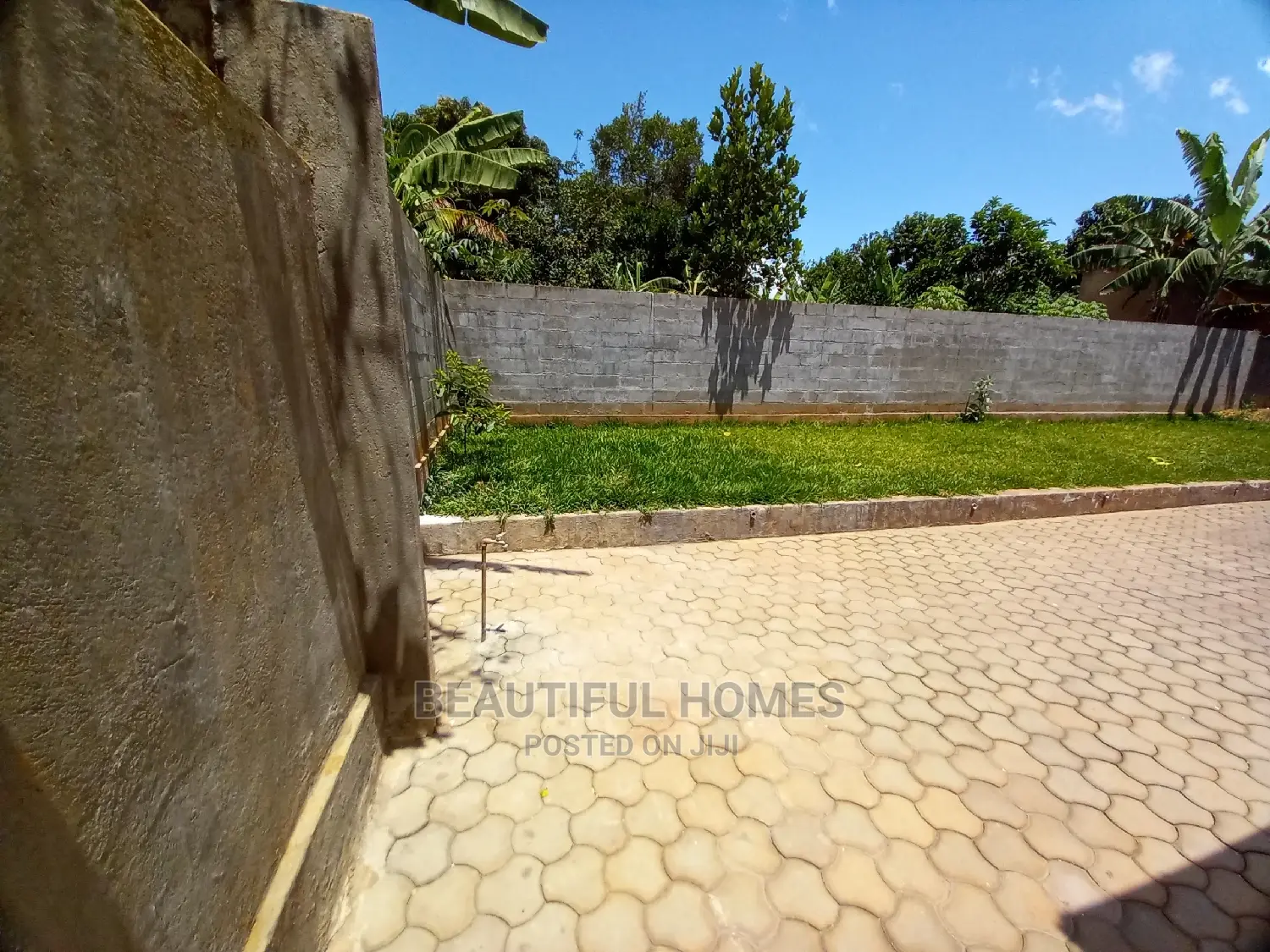Furnished 4bdrm Bungalow in Kirinya Posh, Kira for Sale in Kira