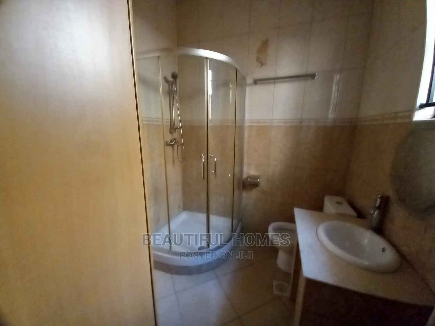 Furnished 4bdrm Bungalow in Kyaliwajjara Quality, Central Division in Central Division