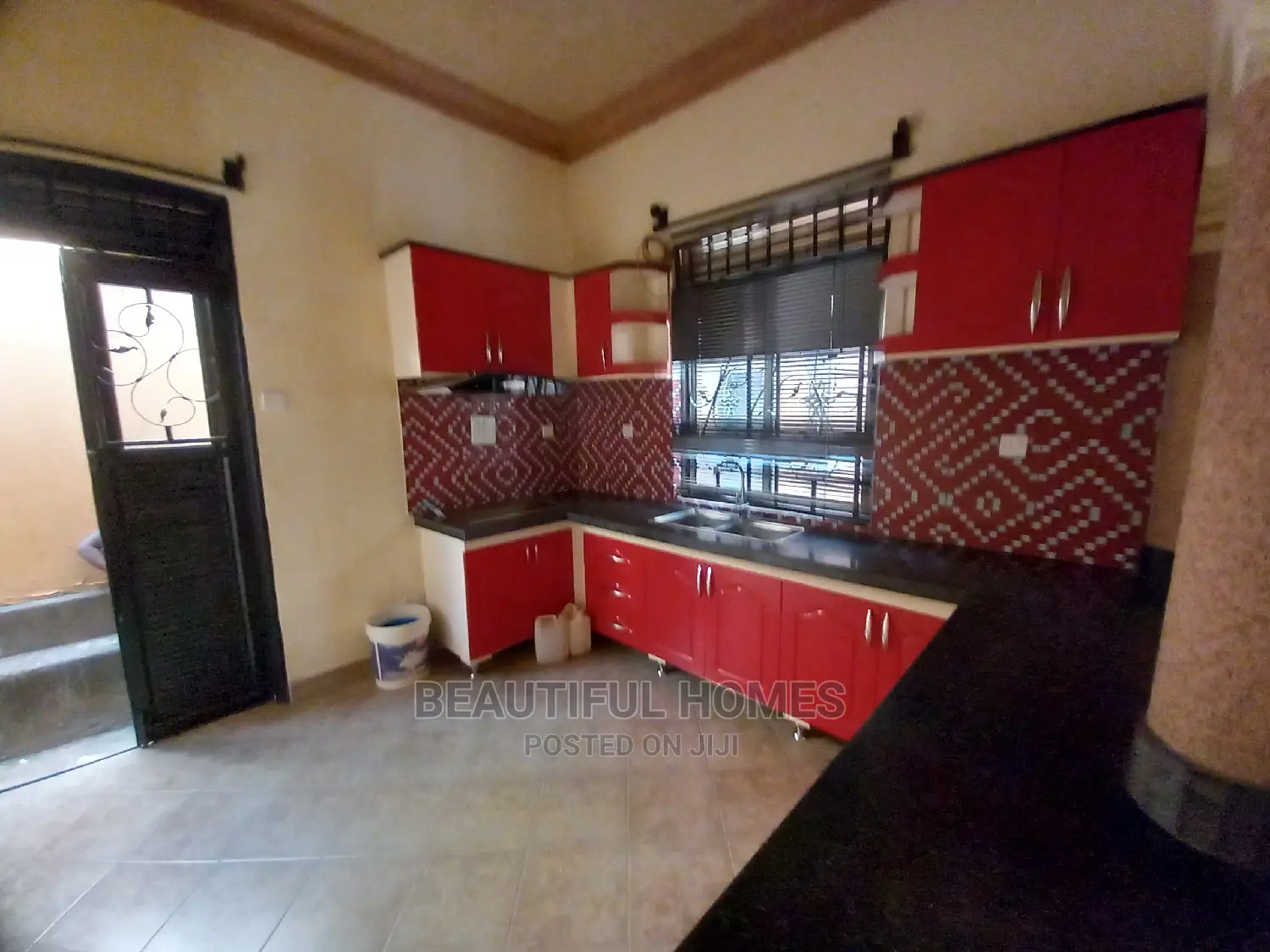 Furnished 4bdrm Bungalow in Kyaliwajjara Quality, Central Division in Central Division