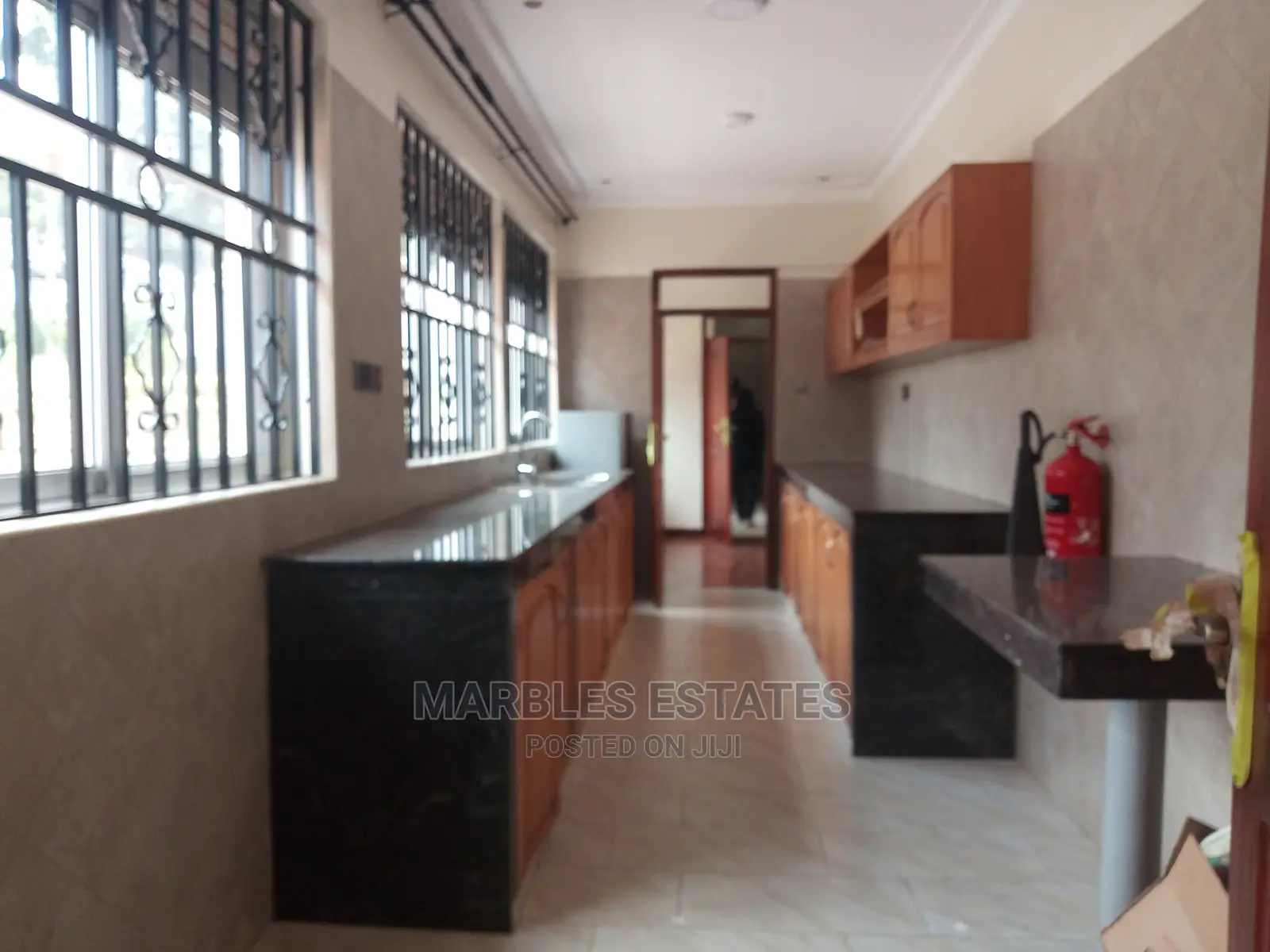 5bdrm Bungalow in Mbuya, Central Division for Rent in Central Division