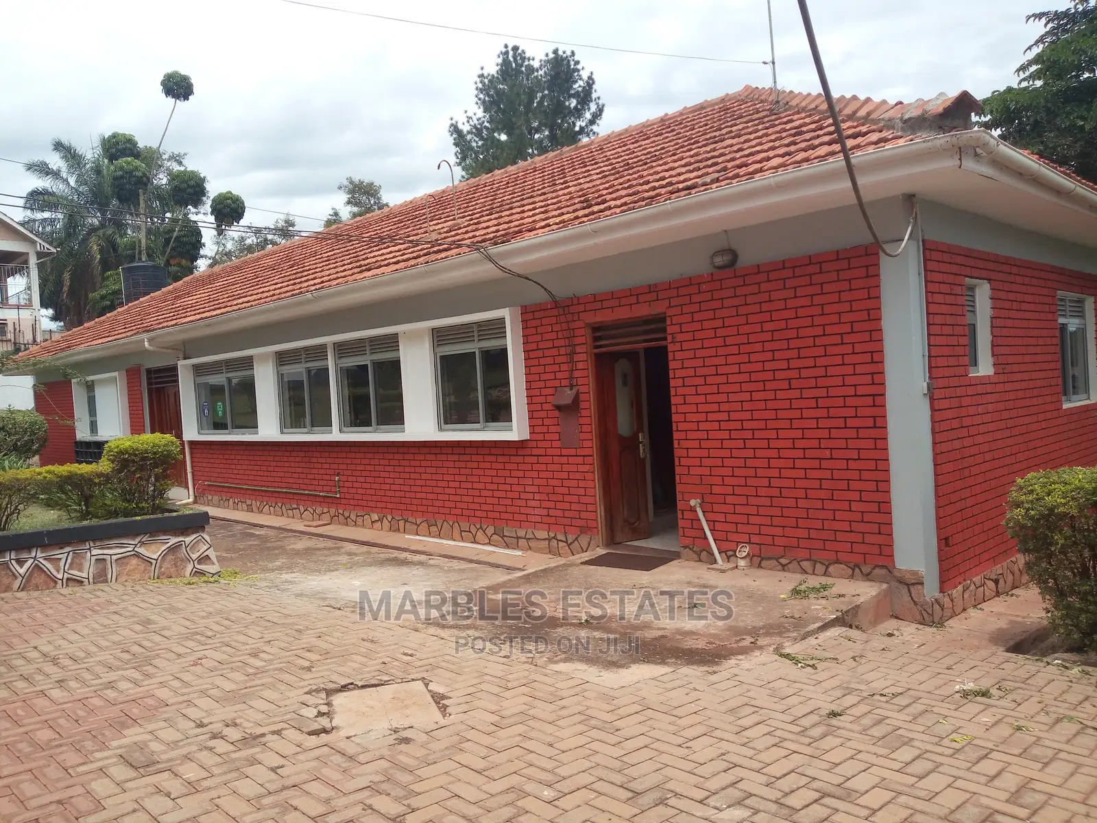 5bdrm Bungalow in Mbuya, Central Division for Rent in Central Division