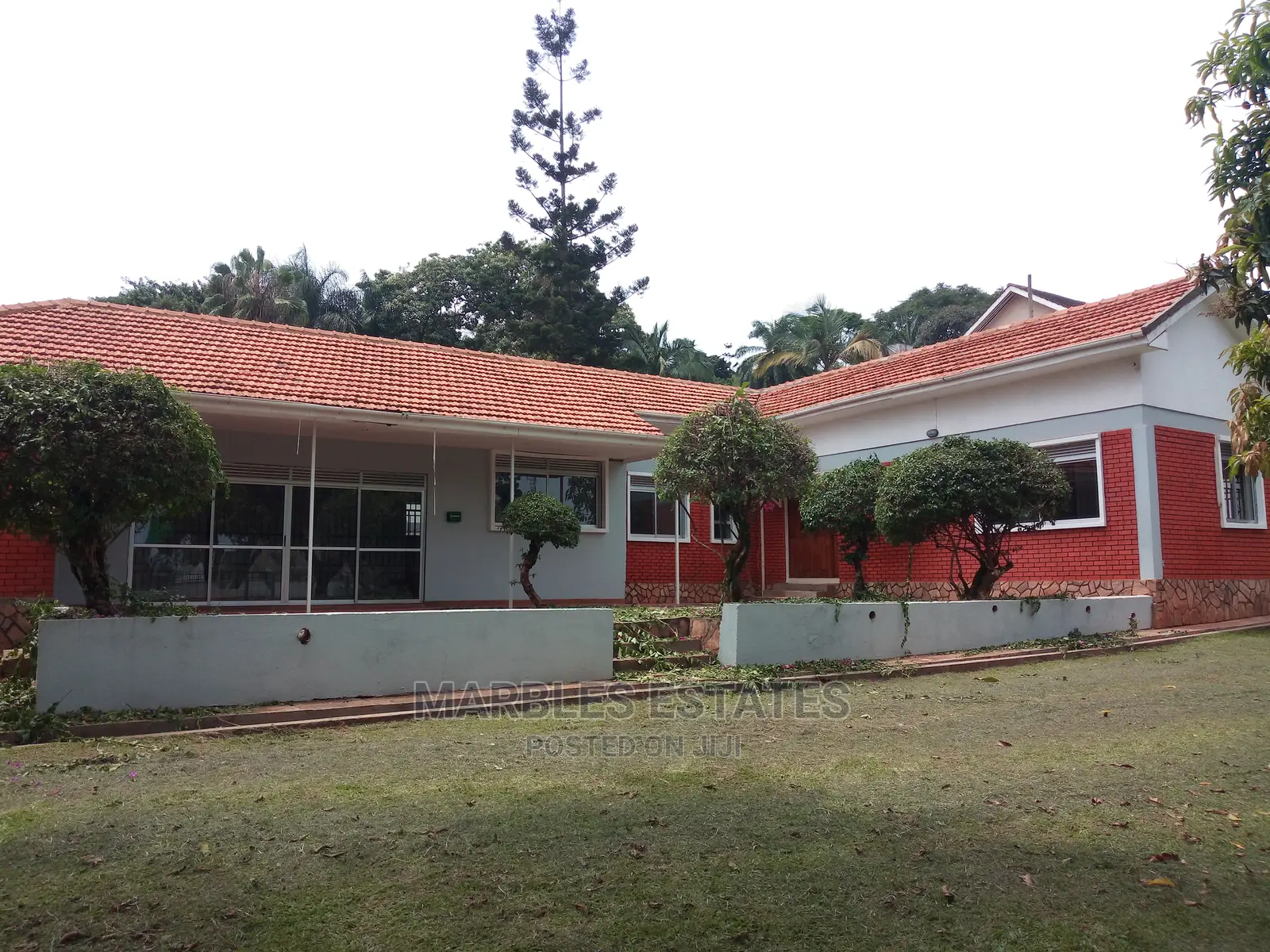 5bdrm Bungalow in Mbuya, Central Division for Rent in Central Division